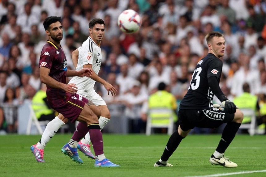 Real Madrid emerge victorious with a dominant 3-0 victory over Valladolid