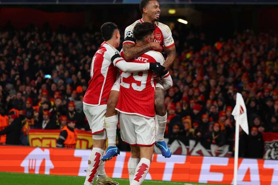 Porto set to complete signing of Arsenal midfielder Vieira