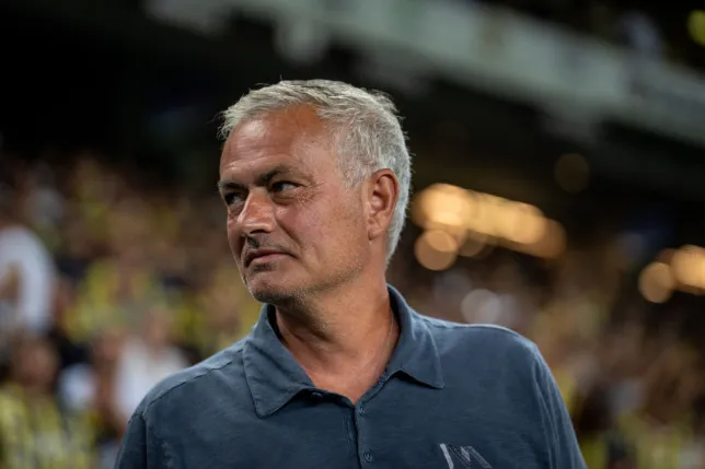 Fenerbahce in talks to sign former Man Utd player under Jose Mourinho's management