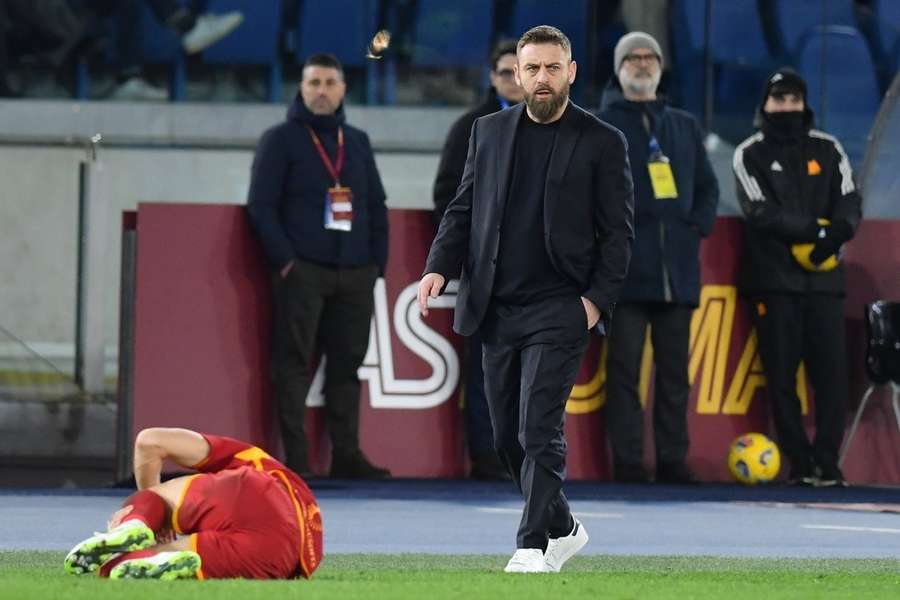 Roma legend Totti expresses sympathy for De Rossi after sacking: Carlos Volcano