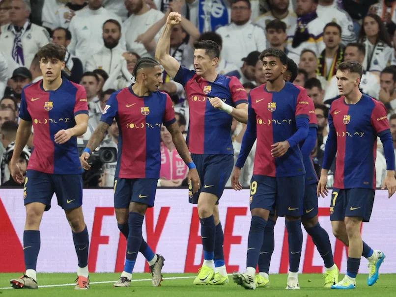 Lewandowski Scores Twice as Barcelona Dominates Real Madrid in La Liga Clasico